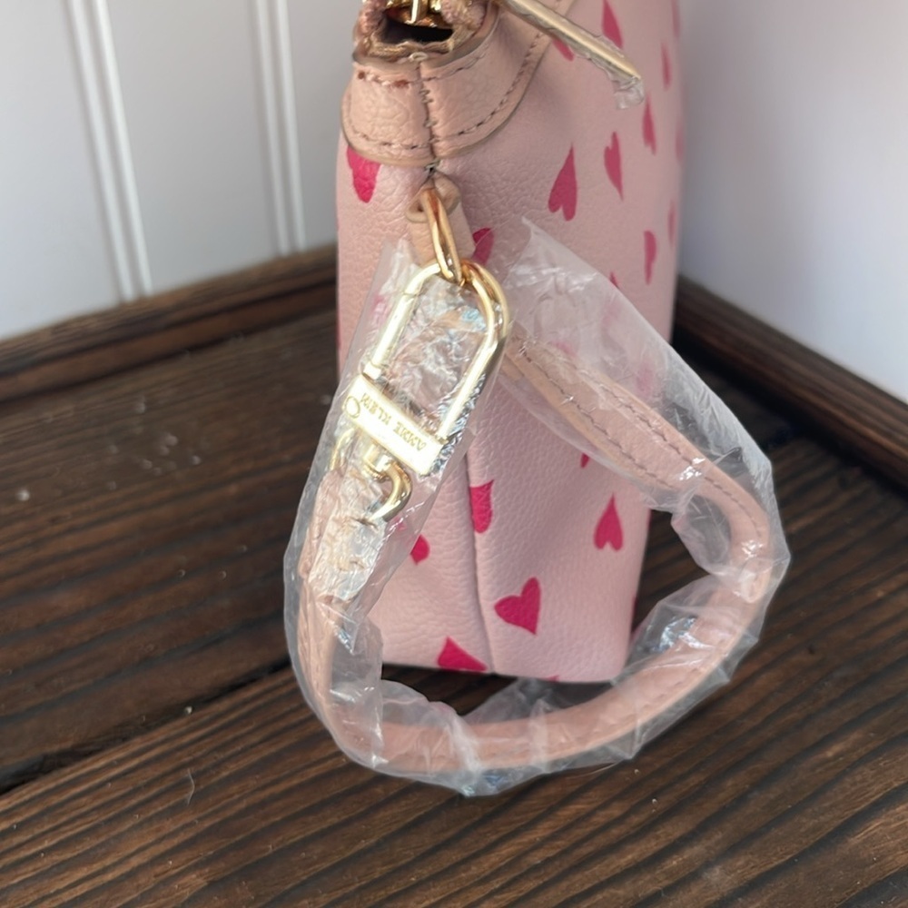 NWT Anne Klein Pink Heart Pattern Wristlet - Picture 6 of 6